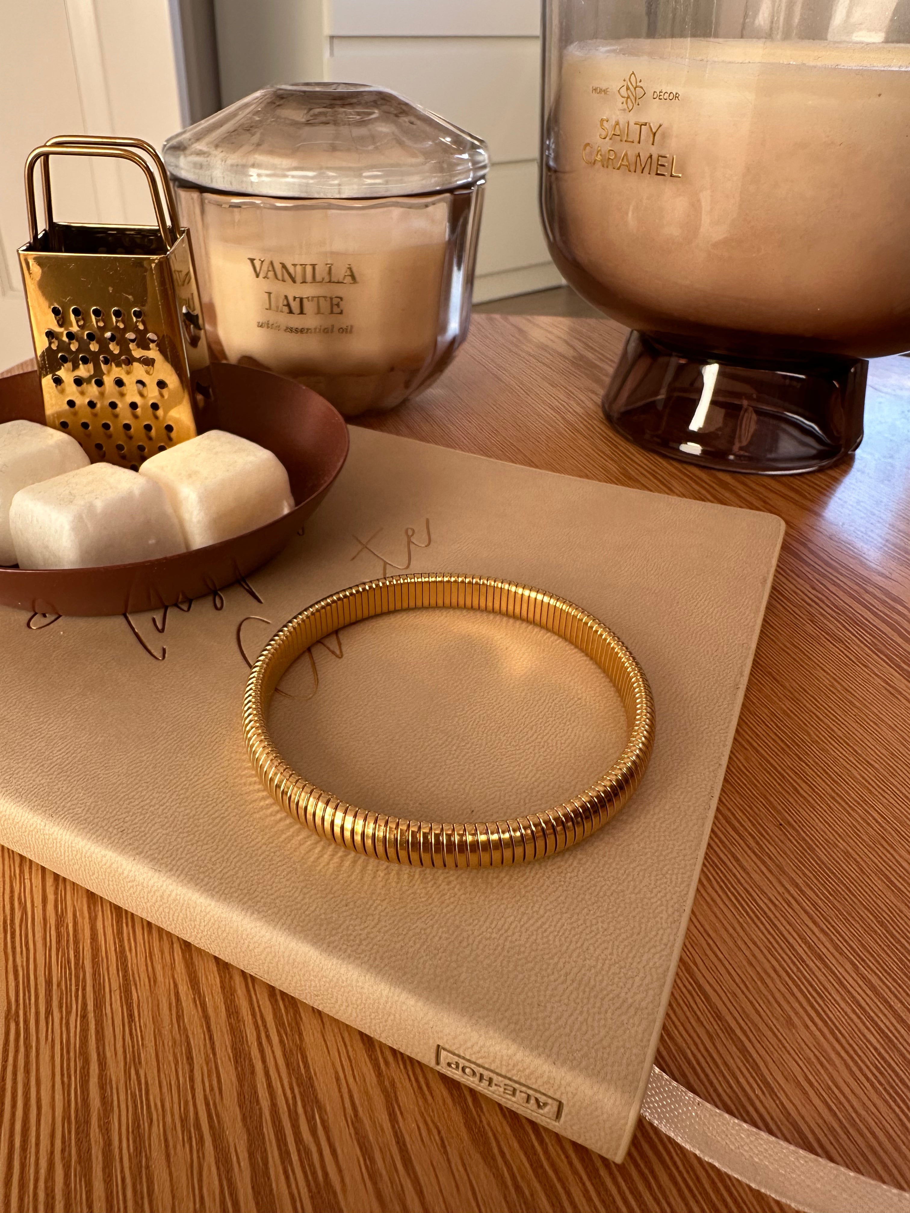 Bold bangle goud