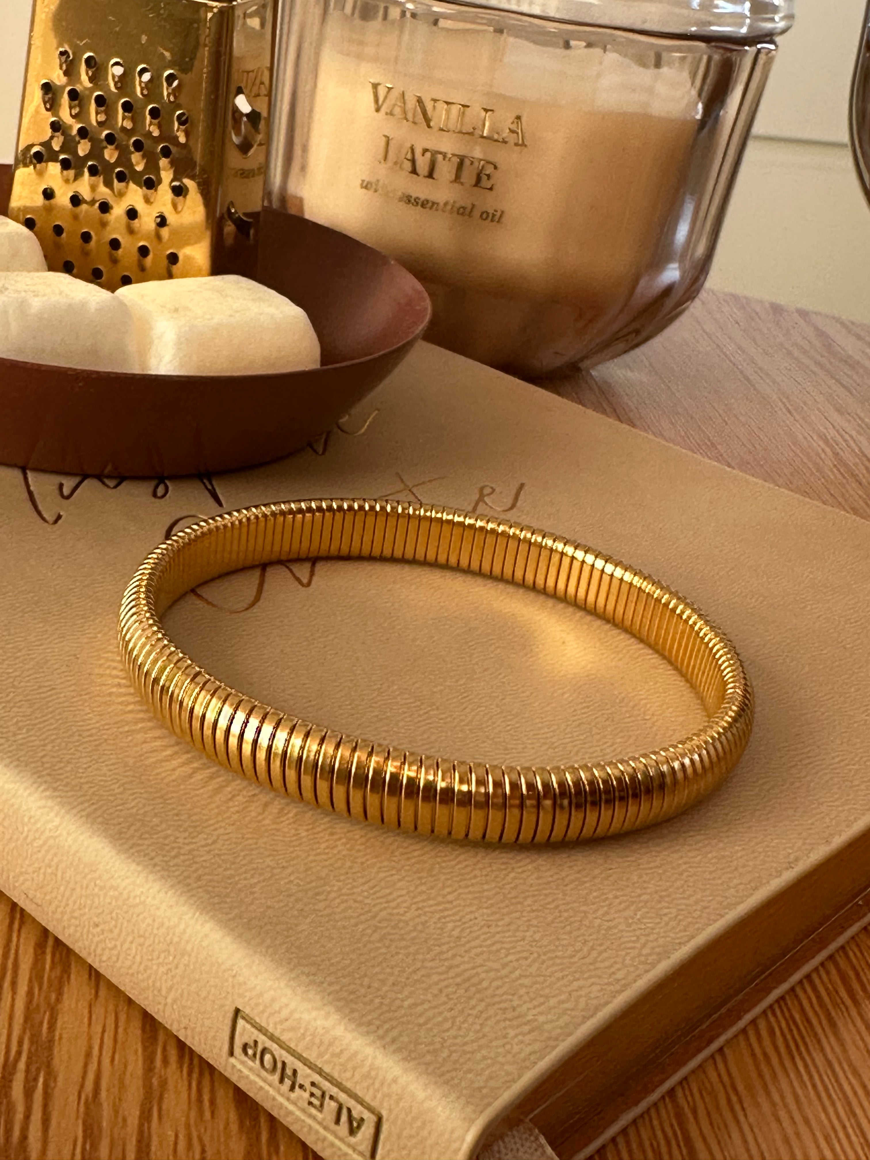 Bold bangle goud