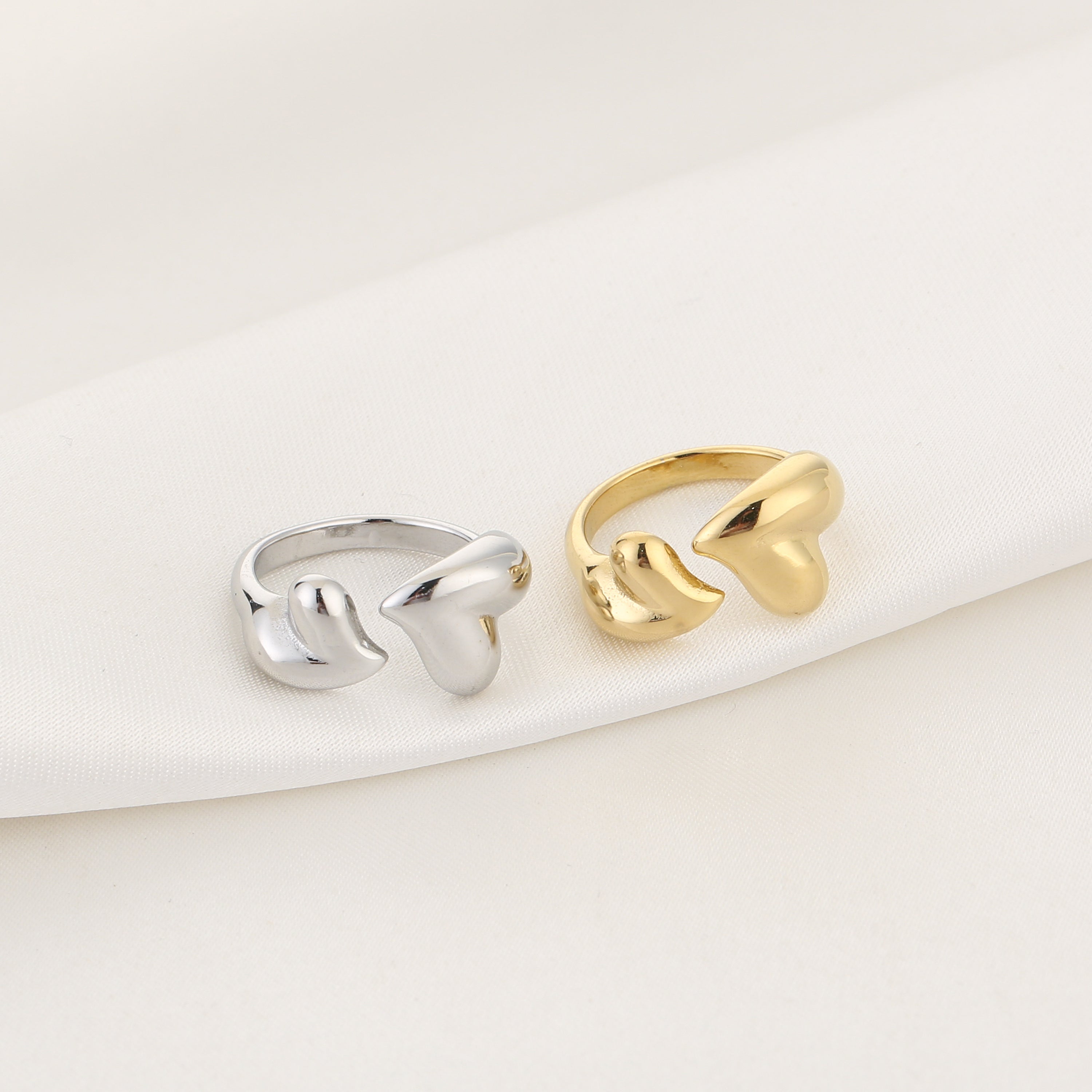 Double heart ring